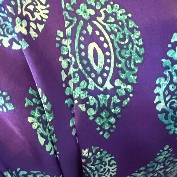 Jones New York Signature Purple and Green Patterned Women's Blouse XL Vintage - Picture 4 of 4